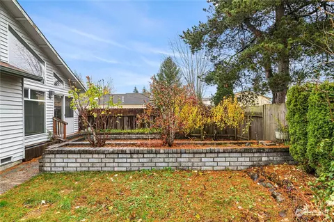 Exterior - 126 94th St SE, Everett, WA 98208 photo 5 of 8