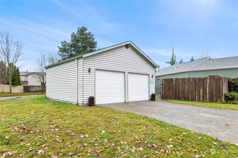 Exterior - 126 94th St SE, Everett, WA 98208 photo 7 of 8