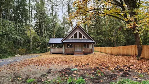 55516 310th Avenue Ct E, Ashford, WA 98304