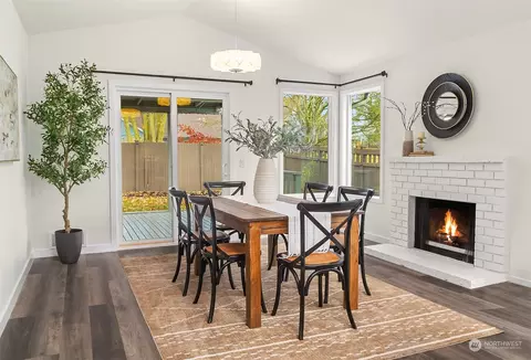 Dining - 709 90th St SW, Everett, WA 98204 photo 4 of 4