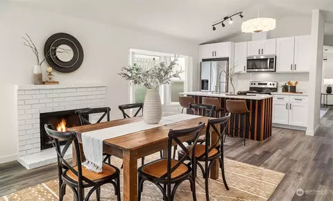 Dining - 709 90th St SW, Everett, WA 98204 photo 2 of 4