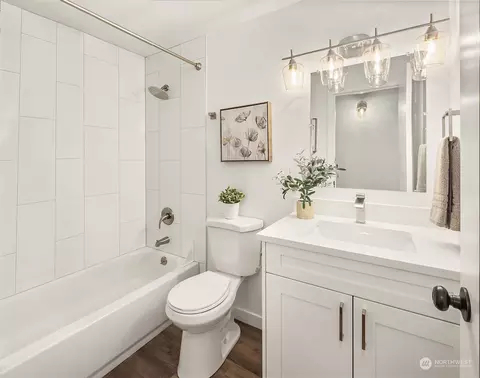 Bath - 709 90th St SW, Everett, WA 98204 photo 2 of 2