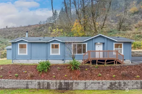 125 Hackett Rd, Longview, WA 98632