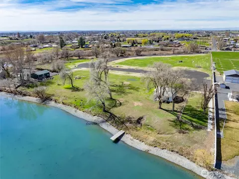 12 Valley Rd NE #12, Moses Lake, WA 98837