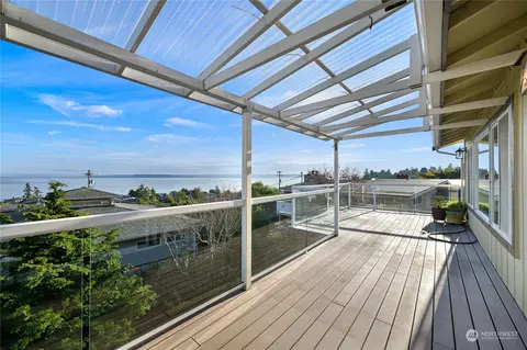 1395 SE Camano Dr, Camano Island, WA 98282