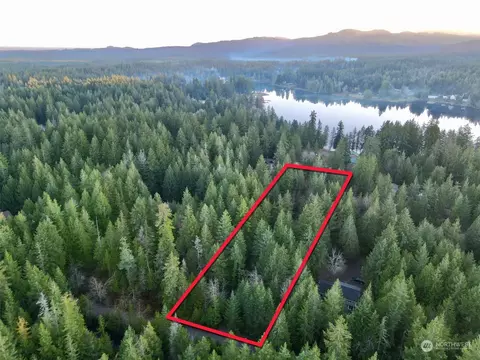 8920 NW Holly Rd, Bremerton, WA 98312