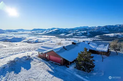 43 Owl Peak Rd, Winthrop, WA 98862