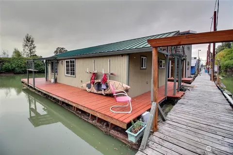 4911 NW 122nd St #64, Vancouver, WA 98661
