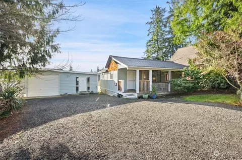 2535 NE Barnett St, Bremerton, WA 98310