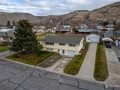 707 Spruce St, Coulee Dam, WA 99116