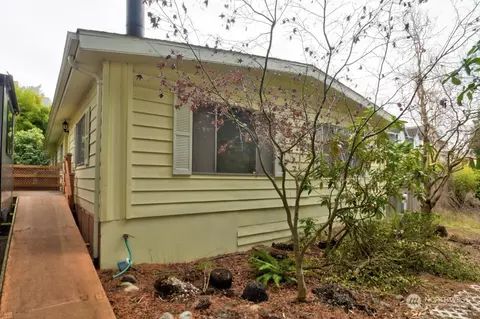 24324 23rd Ave S, Des Moines, WA 98198