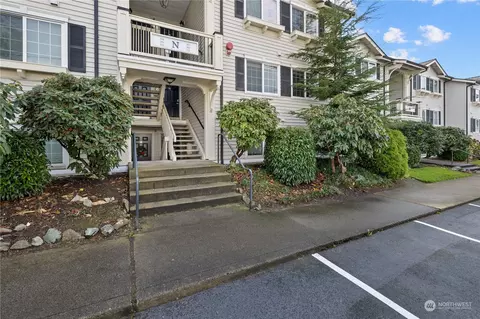 12404 E Gibson Rd #N202, Everett, WA 98204