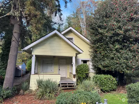 4018 SW Sw Orch, Seattle, WA 98136