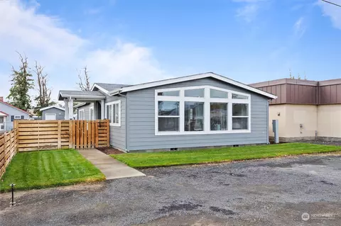 85 2nd St, Touchet, WA 99360