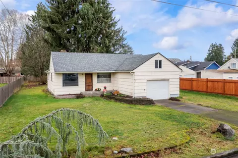 415 18th St SW, Puyallup, WA 98371
