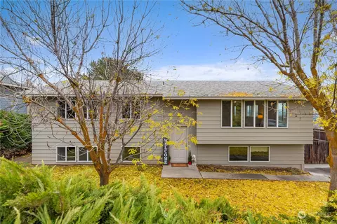 907 Westmorland Dr, Wenatchee, WA 98801