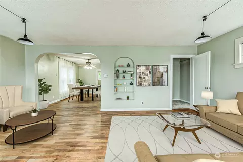 Living - 2612 Lombard Ave, Everett, WA 98201 photo 1 of 5