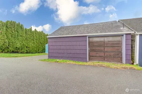 Exterior - 2612 Lombard Ave, Everett, WA 98201 photo 3 of 10