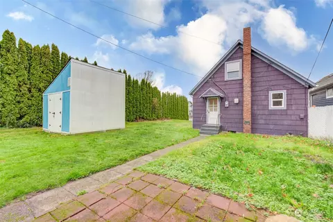 Exterior - 2612 Lombard Ave, Everett, WA 98201 photo 6 of 10