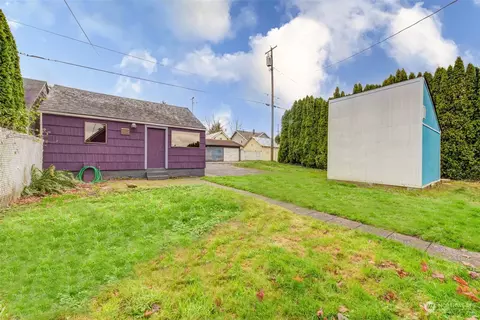 Exterior - 2612 Lombard Ave, Everett, WA 98201 photo 7 of 10