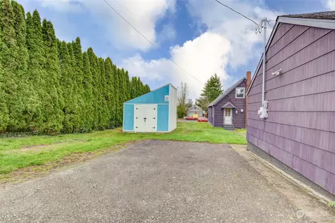 Exterior - 2612 Lombard Ave, Everett, WA 98201 photo 4 of 10