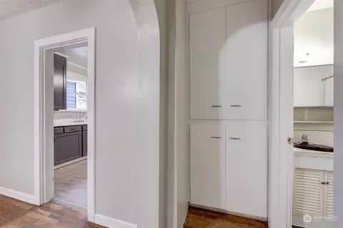 Entry Way - 2612 Lombard Ave, Everett, WA 98201 photo 2 of 4