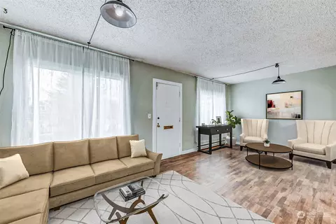 Living - 2612 Lombard Ave, Everett, WA 98201 photo 5 of 5