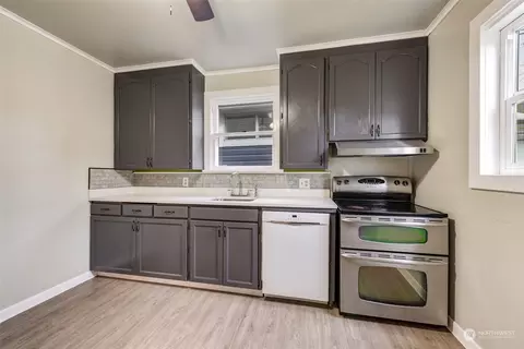 Kitchen - 2612 Lombard Ave, Everett, WA 98201 photo 2 of 2