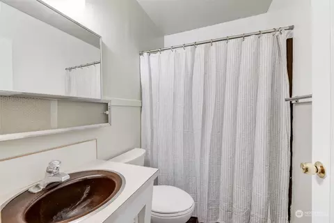 Bath - 2612 Lombard Ave, Everett, WA 98201 photo 1 of 1