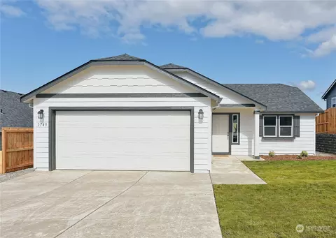 1904 Hickory Rd, Moses Lake, WA 98837