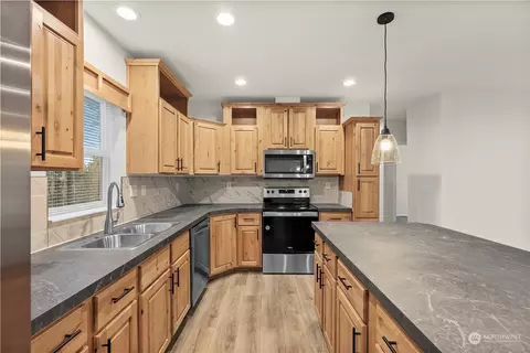 221 E Highlander Dr, Belfair, WA 98528 photo 9
