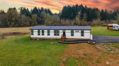 899 Byham Rd, Winlock, WA 98596