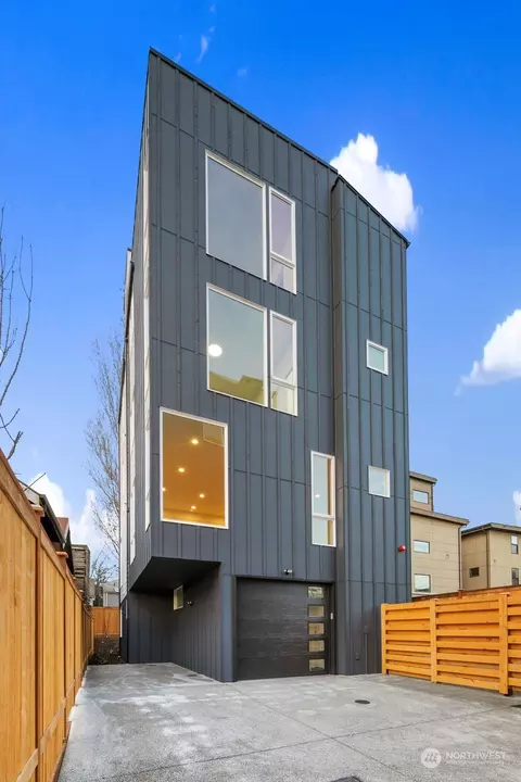 1524 E Fir St, Seattle, WA 98122
