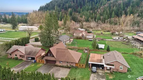 27517 SE 467th Pl, Enumclaw, WA 98022