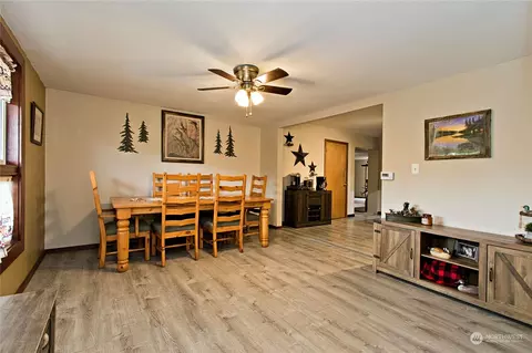 27517 SE 467th Pl, Enumclaw, WA 98022 photo 5
