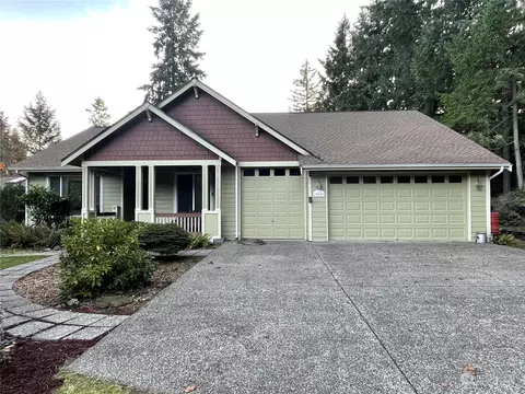 916 Kamus Dr, Fox Island, WA 98333