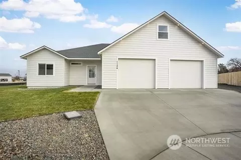 1124 N Grant Pl, Kennewick, WA 99336