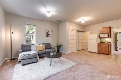 Living - 11707 227th Ave SE, Monroe, WA 98272 photo 4 of 6