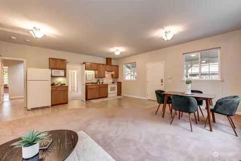 Living - 11707 227th Ave SE, Monroe, WA 98272 photo 5 of 6