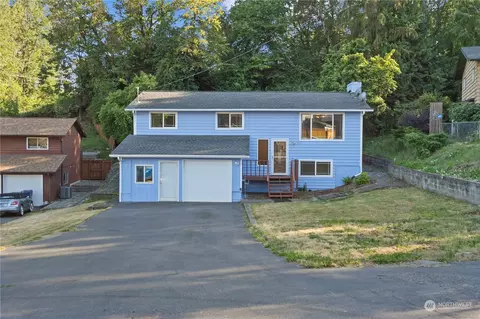 549 S 111th St, Seattle, WA 98168