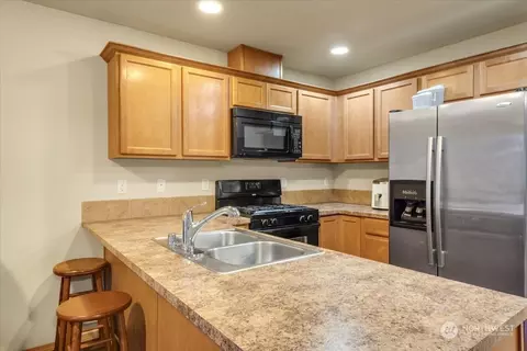 Kitchen - 13601 9th Pl W, Everett, WA 98204 photo 2 of 3