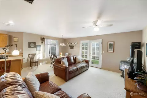501 Warwick St, Enumclaw, WA 98022 photo 11