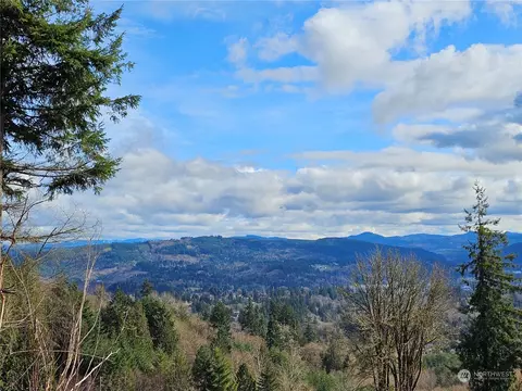 136 Grandview Ter, Longview, WA 98632