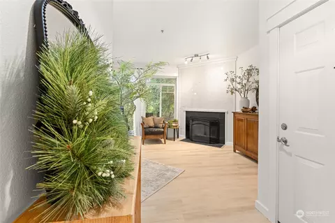 Entry Way - 18930 Bothell Everett Hwy #C103, Bothell, WA 98012 photo 2 of 3