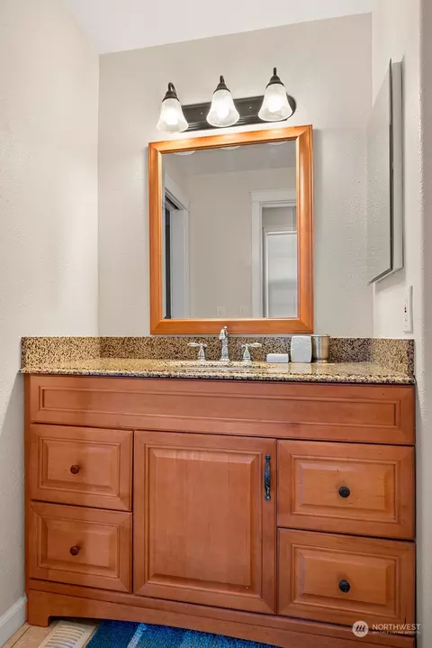 Bath - 2514 171 Pl SE, Bothell, WA 98012 photo 2 of 4