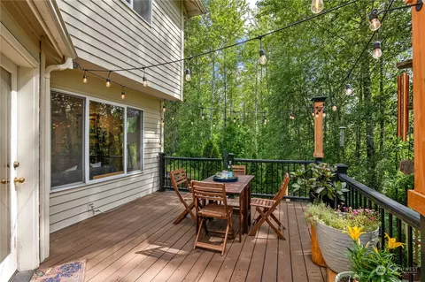 Exterior - 422 172nd Pl SE, Bothell, WA 98012 photo 5 of 9