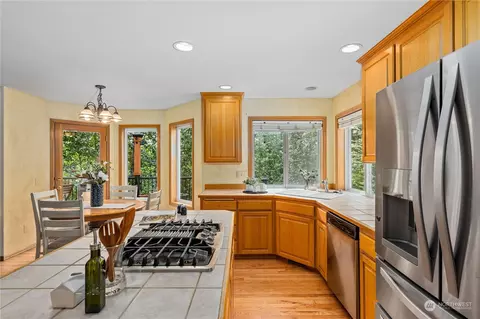Kitchen - 422 172nd Pl SE, Bothell, WA 98012 photo 2 of 5