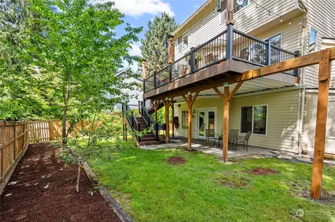 Exterior - 422 172nd Pl SE, Bothell, WA 98012 photo 6 of 9