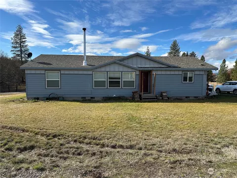 706 Centerville Hwy, Centerville, WA 98613