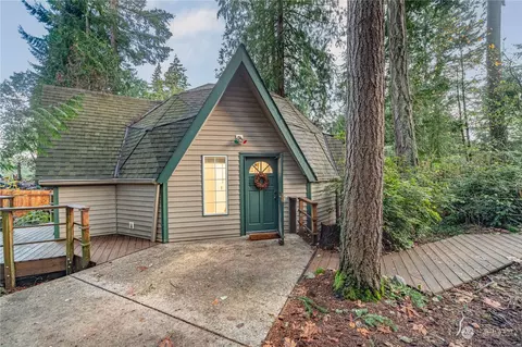 12818 Elm Ave NW, Poulsbo, WA 98370
